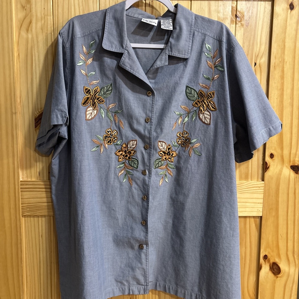 Bobbie Brooks Blouse Size 22W/24W Short Sleeve Blue Chambray Embroidery Applique